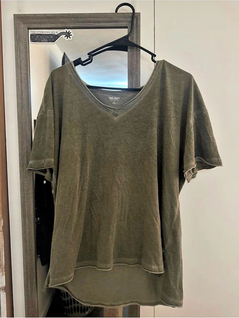 True Craft Women's Green V-Neck Short Sleeve Top